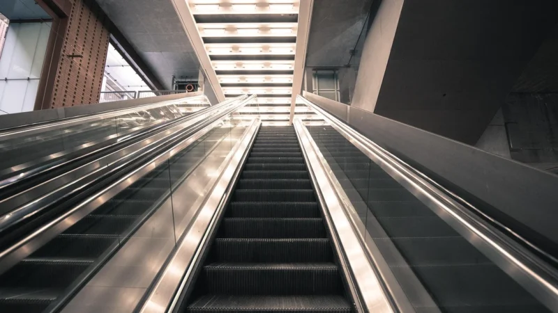 Lizbona lotnisko: dojazd do centrum, metro, autobusy i wskazówki